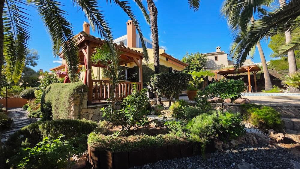 Property 2438 - Image 2